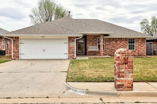 1209 Garden Grove, Yukon, OK 73099