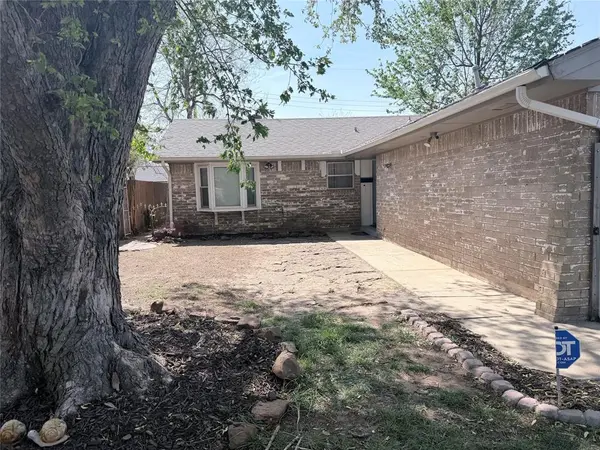 504 Gayclifee TER, Edmond, OK 73003