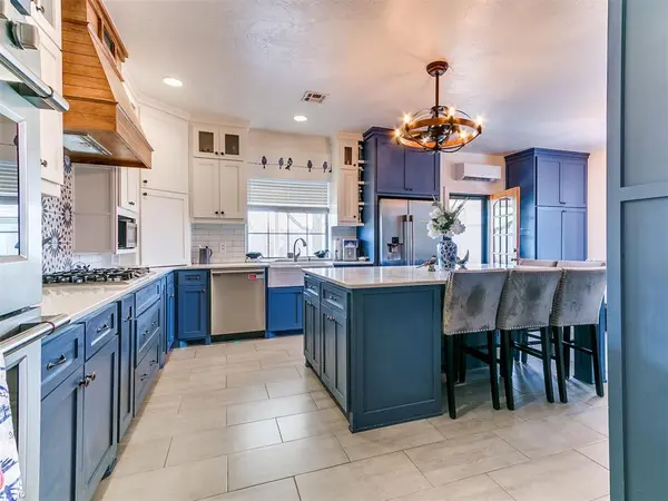 8824 NW 116th ST, Oklahoma City, OK 73162