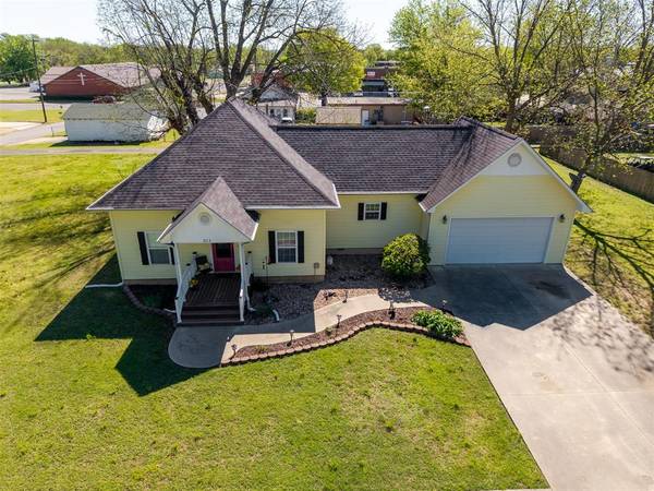 311 NW 1st ST, Checotah, OK 74426