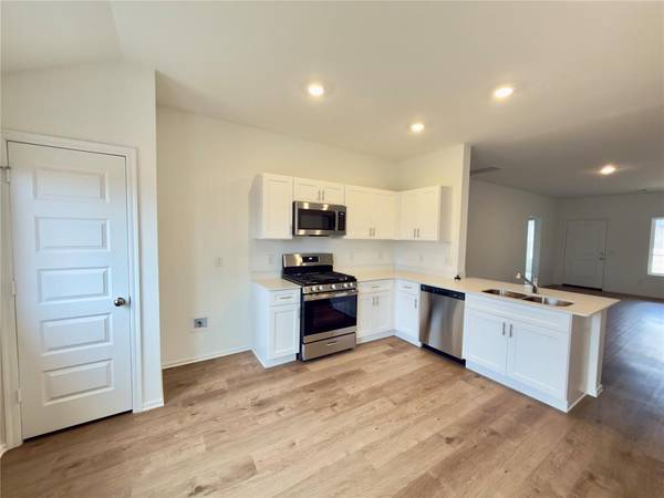 604 Hillsboro DR, Noble, OK 73068