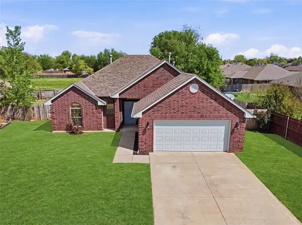 515 E Greenwood LN, Mustang, OK 73064