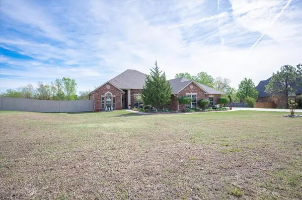 4701 Southcreek RD, Moore, OK 73165