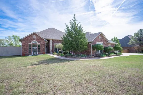 4701 Southcreek RD, Moore, OK 73165