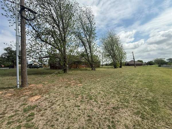 504 E 2nd ST, Calumet, OK 73014