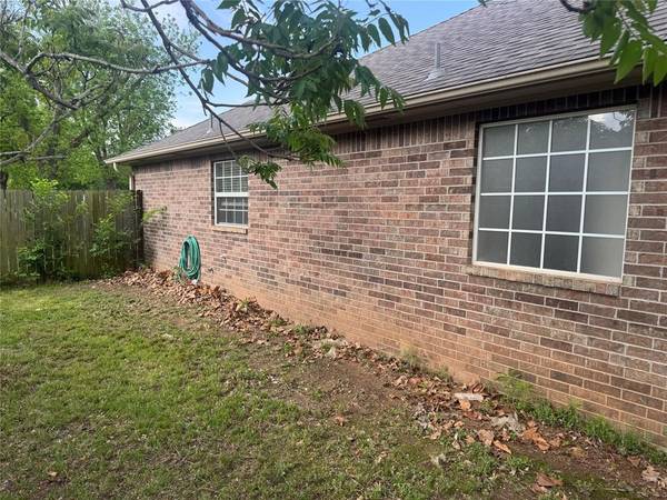 414 E Kirk ST, Perkins, OK 74059