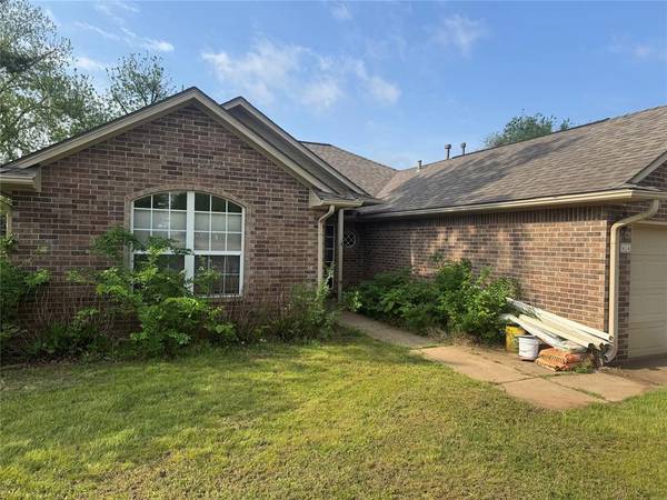 414 E Kirk ST, Perkins, OK 74059