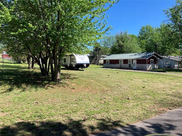 306 S 2nd ST, Rush Springs, OK 73082