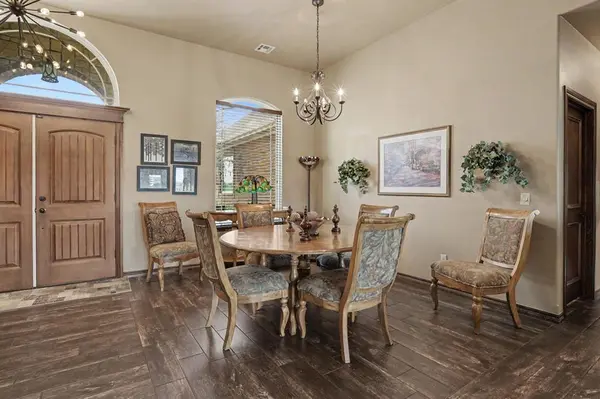 301 Meadow Lark LN, Blanchard, OK 73010