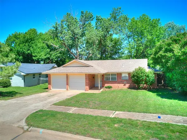 2017 Elmhurst DR, Norman, OK 73071