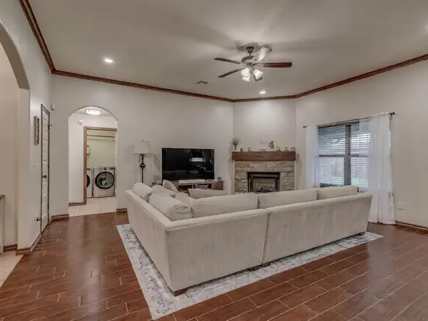 804 S PATTERSON DR, Moore, OK 73160