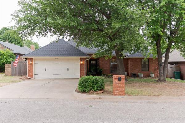 1627 Country Place RD, Oklahoma City, OK 73131