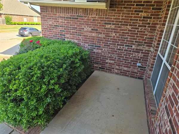 12209 Village LN, Oklahoma City, OK 73170