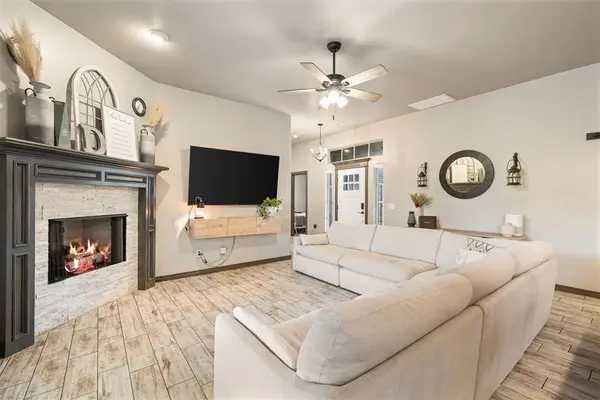 2212 Cale CV, Yukon, OK 73099