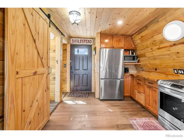 500 Bulwark Ridge DR, Glen Haven, CO 80532