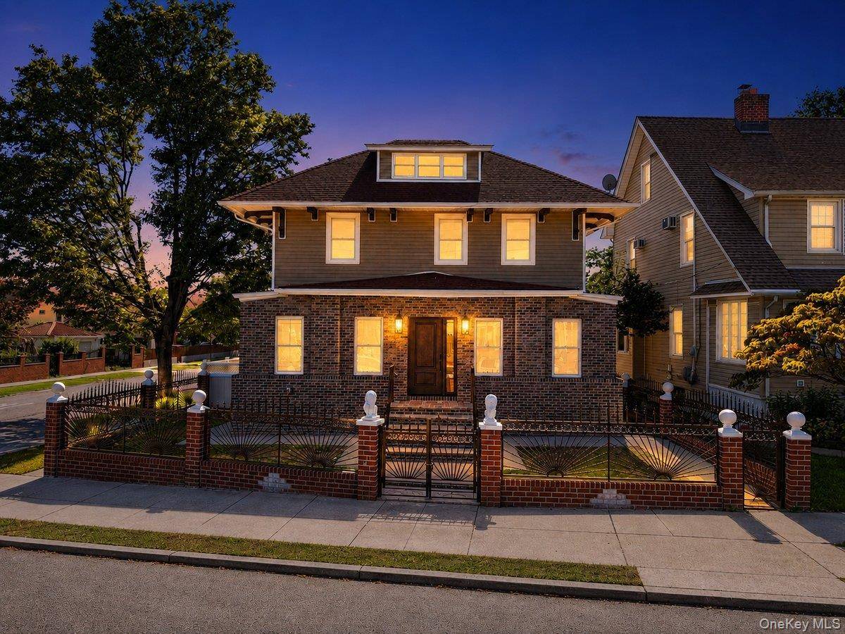 90-28 212th ST, Queens Village, NY 11428