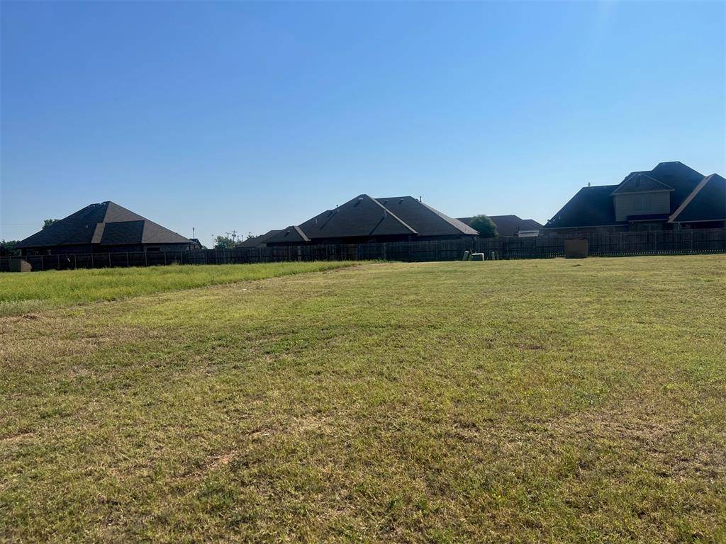 Norman DR, Weatherford, OK 73096