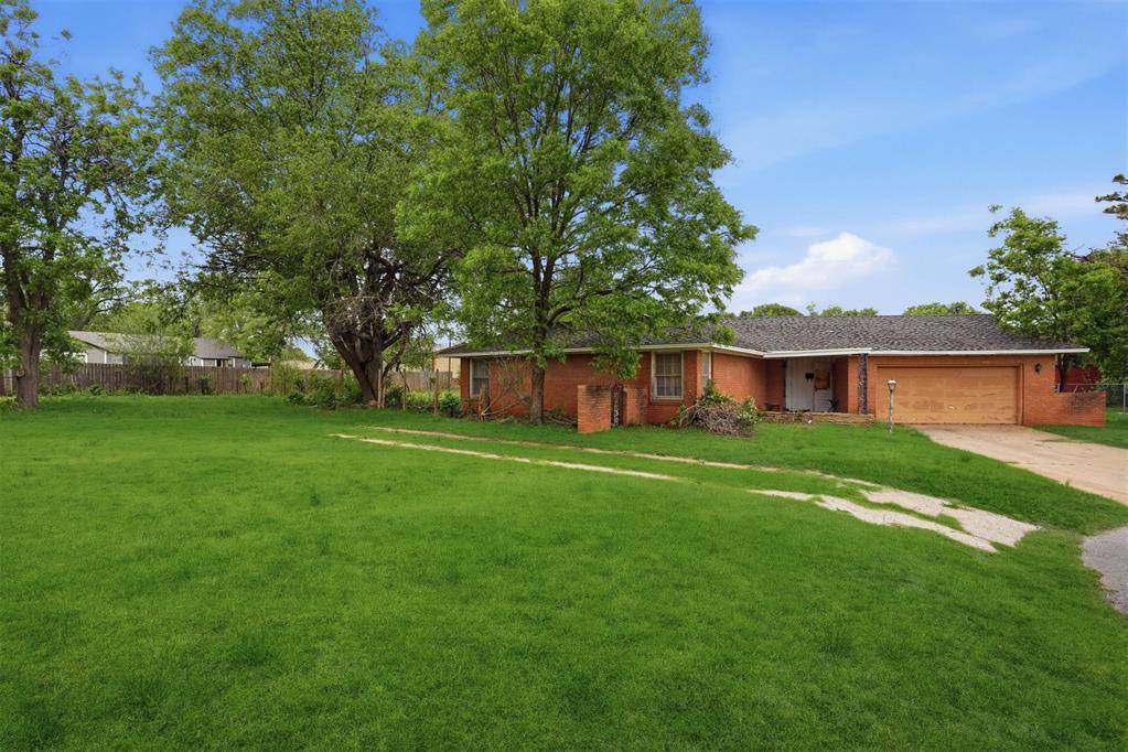 1025 Adams AVE, Elk City, OK 73644