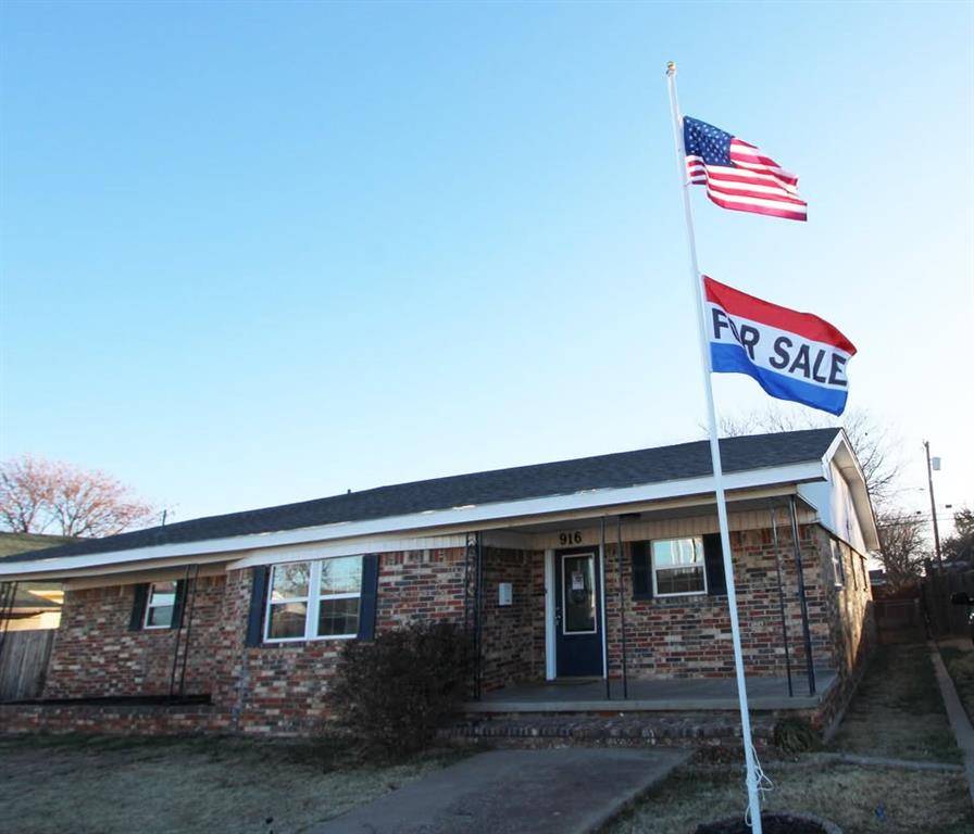 916 N Lee ST, Altus, OK 73521