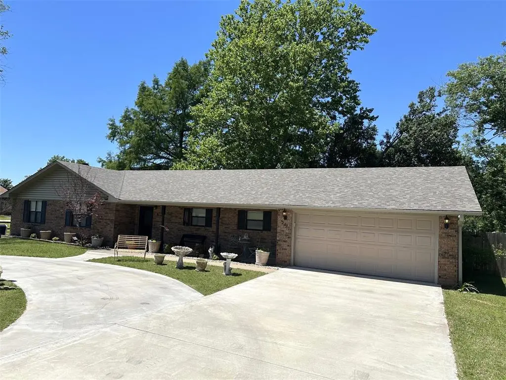 221 Sooner RD, Holdenville, OK 74848