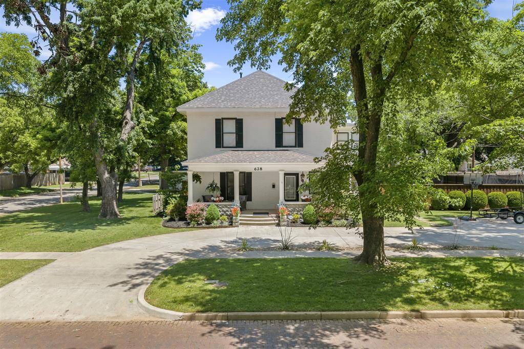 628 N Walnut ST, Pauls Valley, OK 73075