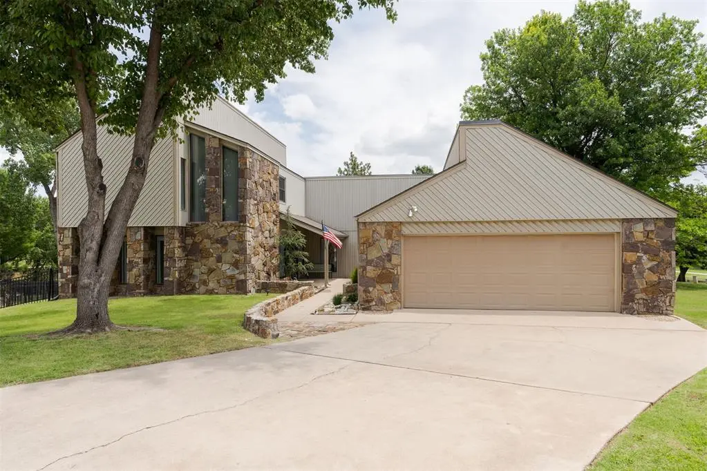 6200 Olde Harwick CIR, Oklahoma City, OK 73162