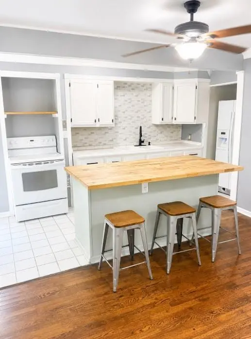 9721 Baltimore AVE, Kansas City, MO 64114