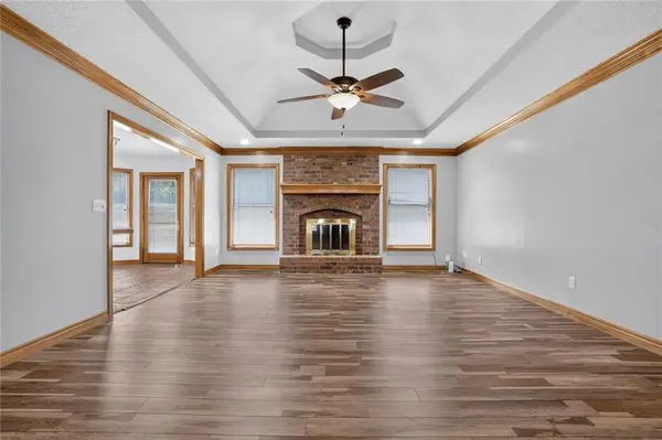 17618 S Emerald View DR, Raymore, MO 64083