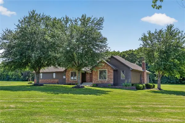 17618 S Emerald View DR, Raymore, MO 64083