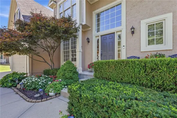 14642 S Hallet ST, Olathe, KS 66062