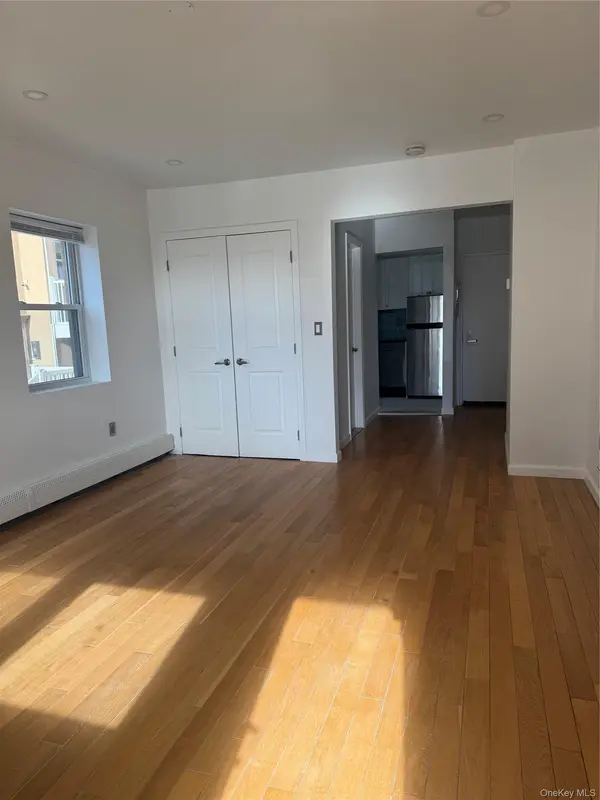 251 W Broadway #210, Long Beach, NY 11561