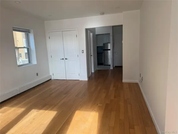 251 W Broadway #210, Long Beach, NY 11561