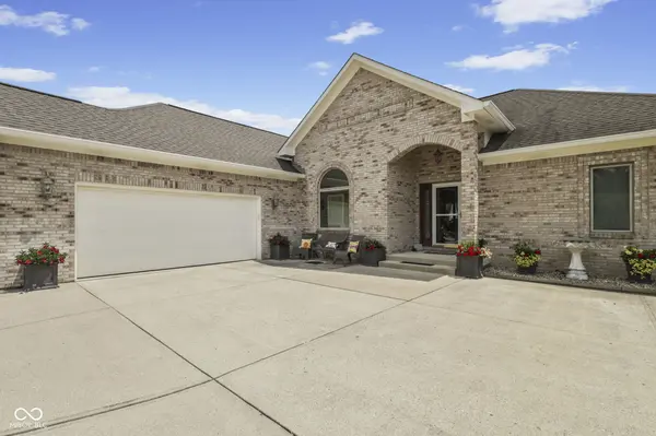 4949 W Cedar Creek DR, New Palestine, IN 46163
