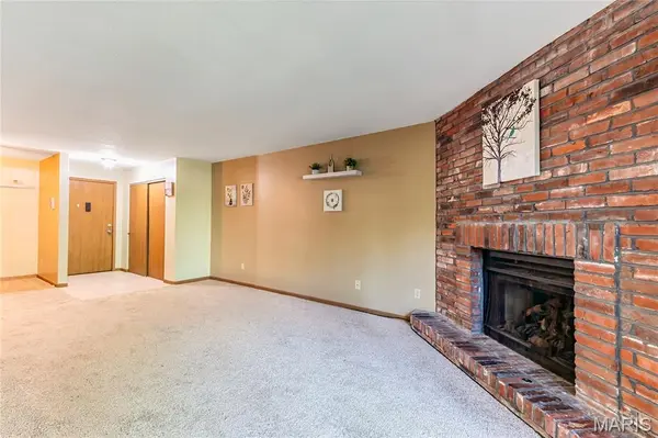 1440 Heritage Landing #105, St Charles, MO 63303