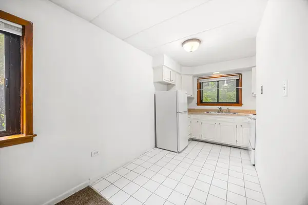 109 S Elmwood AVE #2, Oak Park, IL 60302