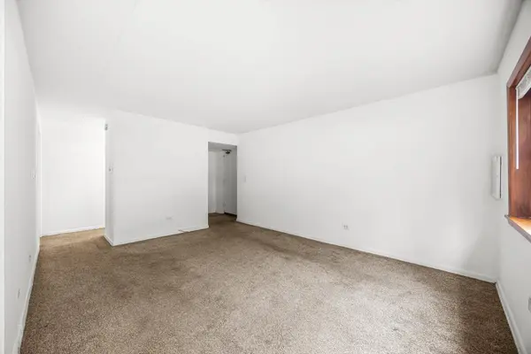 109 S Elmwood AVE #2, Oak Park, IL 60302
