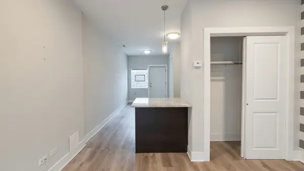 4006 N Bell AVE #1, Chicago, IL 60618