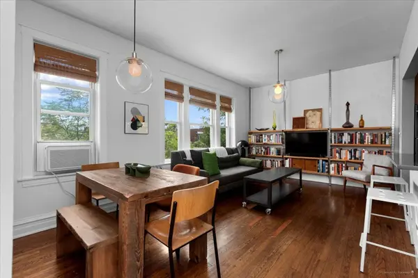 4862 N Ashland AVE #3E, Chicago, IL 60640