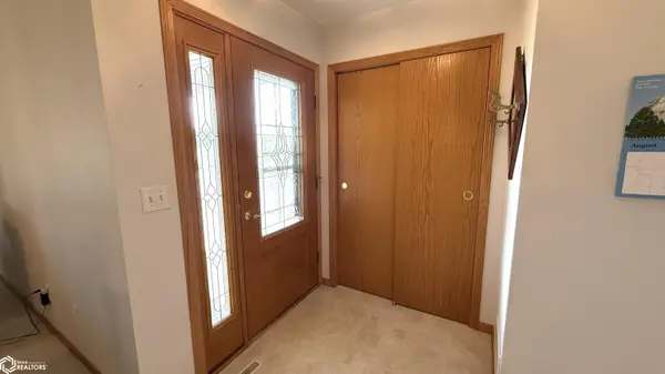 905 Briarcliff CIR, Mason City, IA 50401