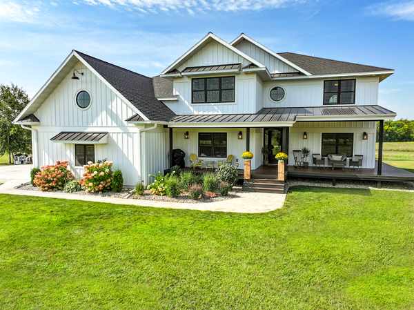 606 Venture LN NE, Alexandria, MN 56308