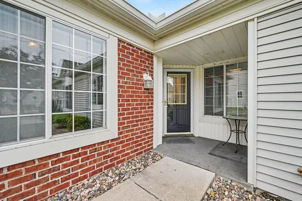 7586 Ojibway Park Bay, Woodbury, MN 55125