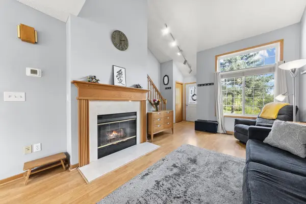 446 Mission Hills WAY E, Chanhassen, MN 55317