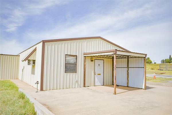 100 N Santa Fe AVE,  Reydon,  OK 73660