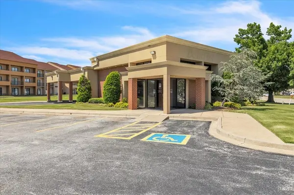 809 Cornell Pkwy, Oklahoma City, OK 73108