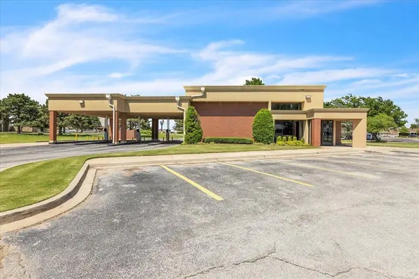 809 Cornell Pkwy, Oklahoma City, OK 73108