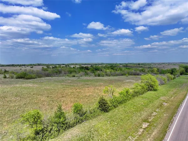 18674 E 22 HWY, Caddo, OK 74729