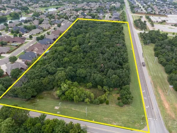 Address not disclosed, Edmond, OK 73013