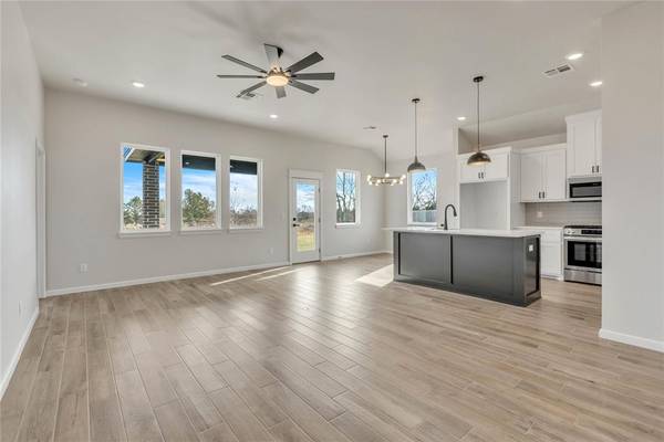 642 Grand Sycamore DR, Washington, OK 73093