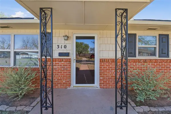 310 N Park RD, Hobart, OK 73651