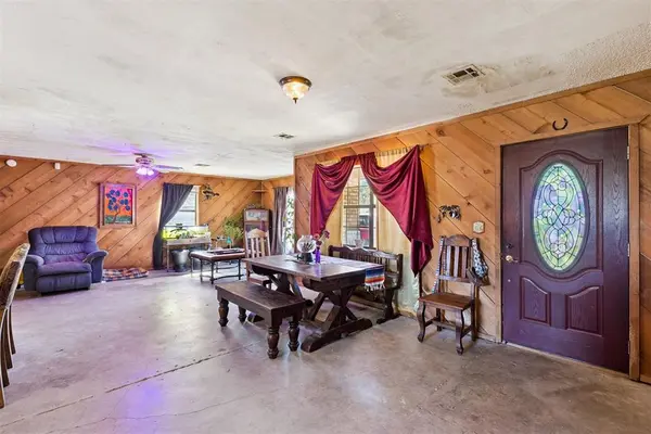 612 NE 1st ST, Henryetta, OK 74437